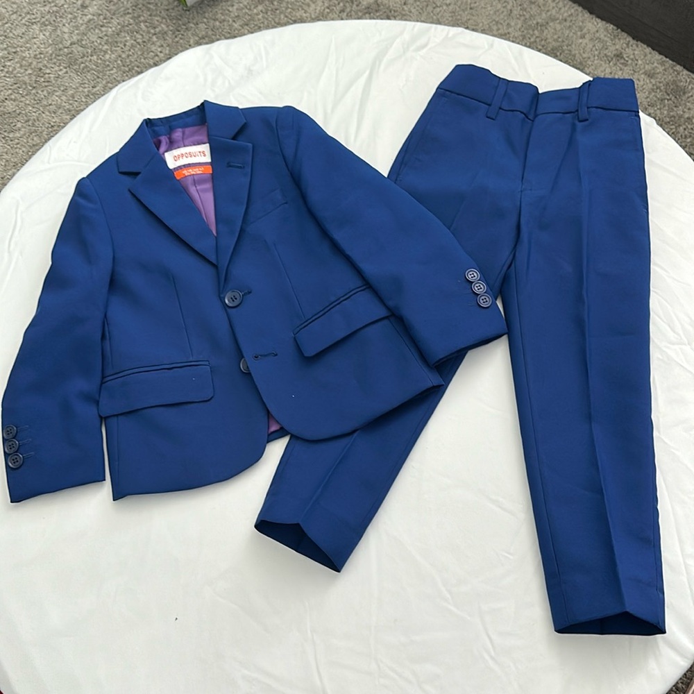Boys navy blue suit size 4